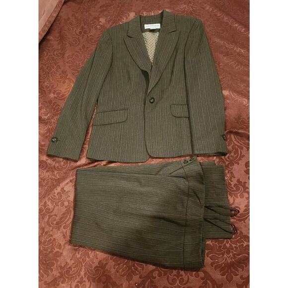 JONES NEW YORK SUIT~Woman Size 10 Brown Striped Suit Fully Lined NWOT - Picture 1 of 13